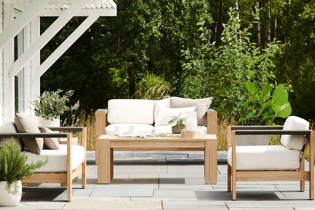 backyard patio furniture